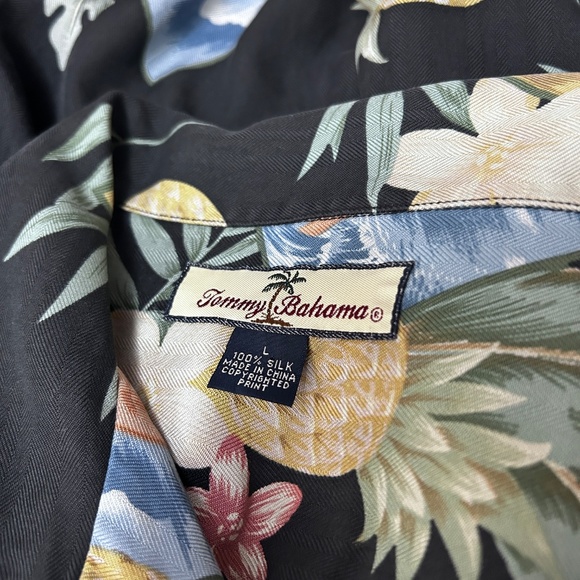 Tommy Bahama Shirt Pinup Girl Pattern 100% Silk Floral Tiki Hawaiian Made Hawaii - Picture 9 of 12